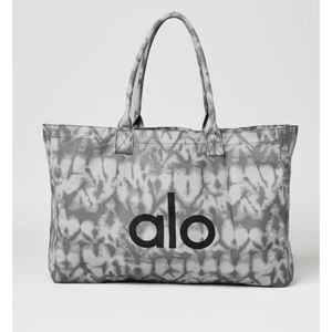 Alo tie-dye shopper tote